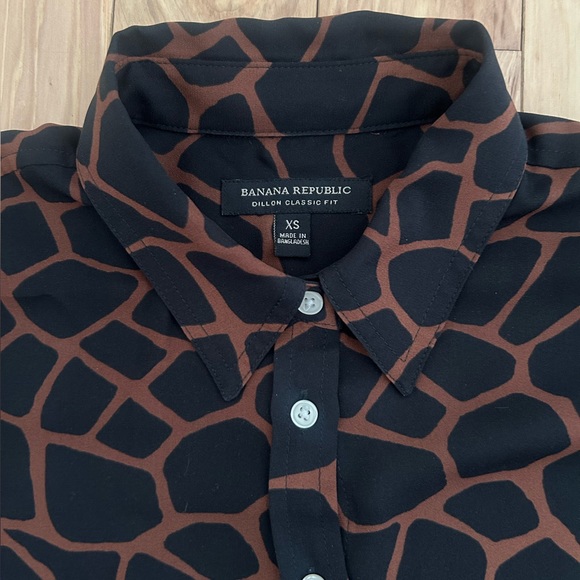 Banana Republic Animal Print Dillon Shirt - size XS - Picture 5 of 5